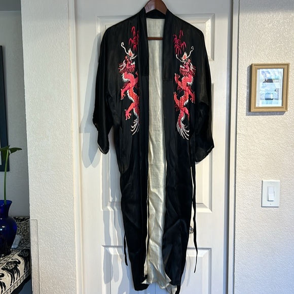 Black Satin Embroidered Chinese Dragon Robe *Amazing* - Unisex. - Picture 3 of 14